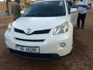 Toyota IST 2010 White