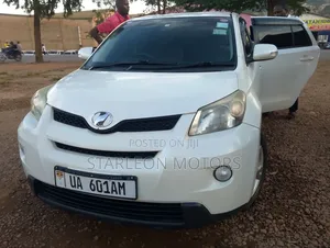 Toyota IST 2010 White