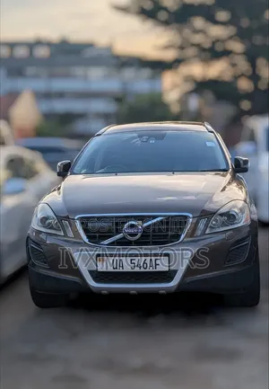 Volvo XC60 2011 Brown