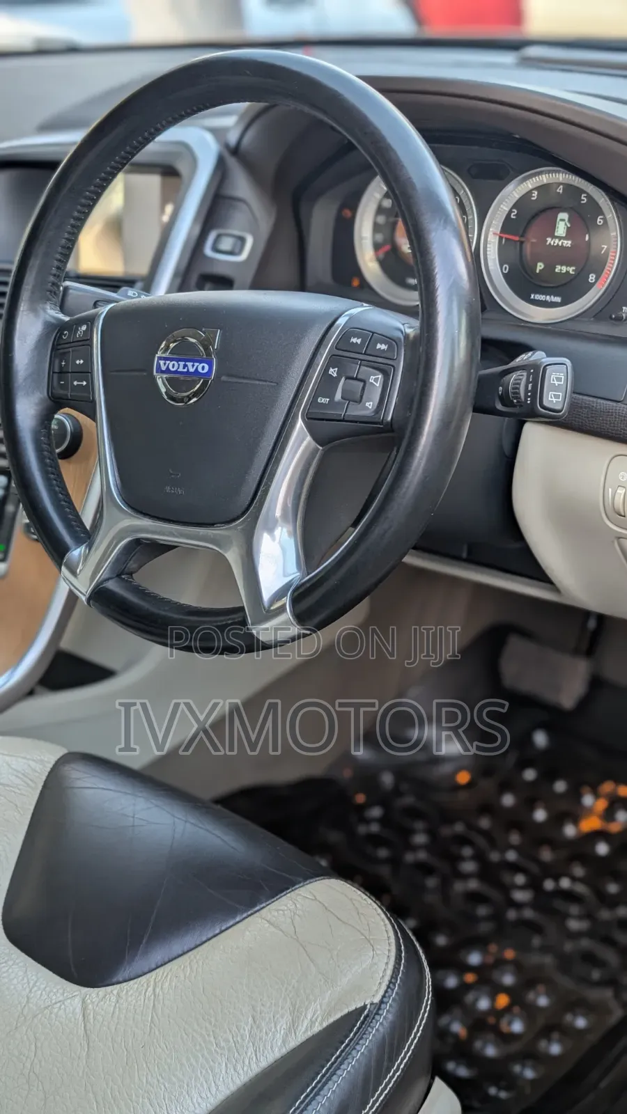 Volvo XC60 2011 Brown
