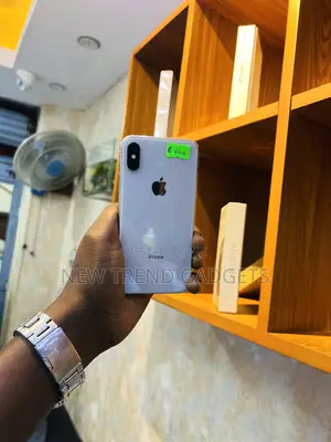 Apple iPhone XS 64 GB White