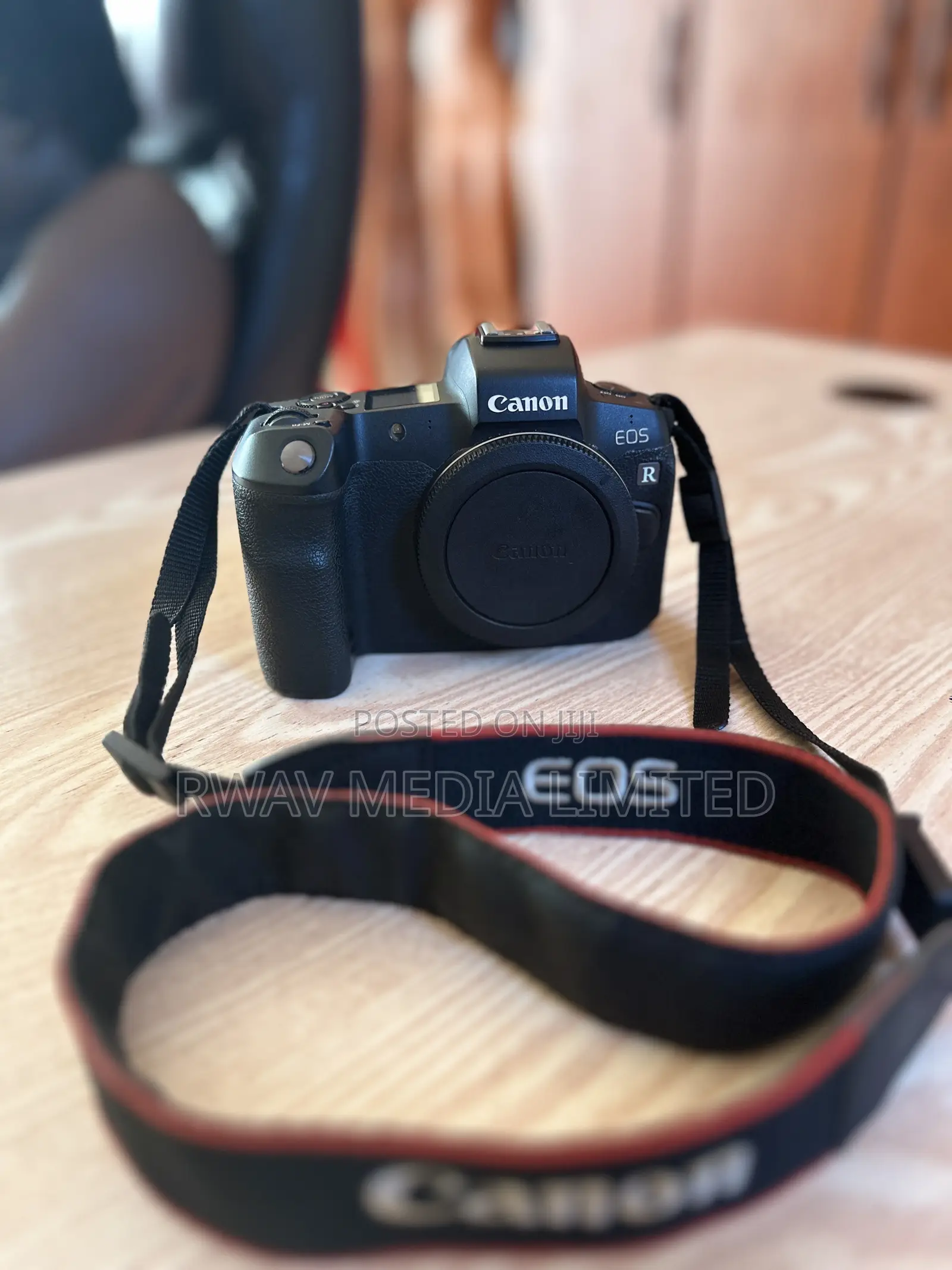 Canon EOS R Mirrorless (Body, Lens Rf 24-105mm, 2 Batteries, & Bag)