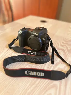 Canon EOS R Mirrorless (Body, Lens Rf 24-105mm, 2 Batteries, & Bag)