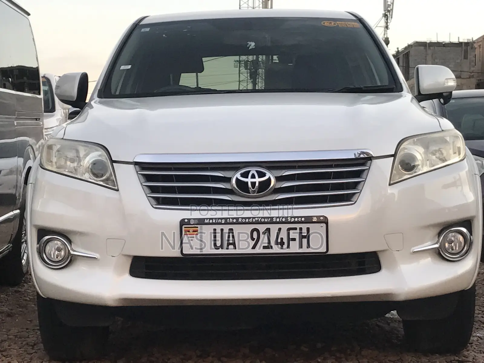 Toyota Vanguard 2011 White