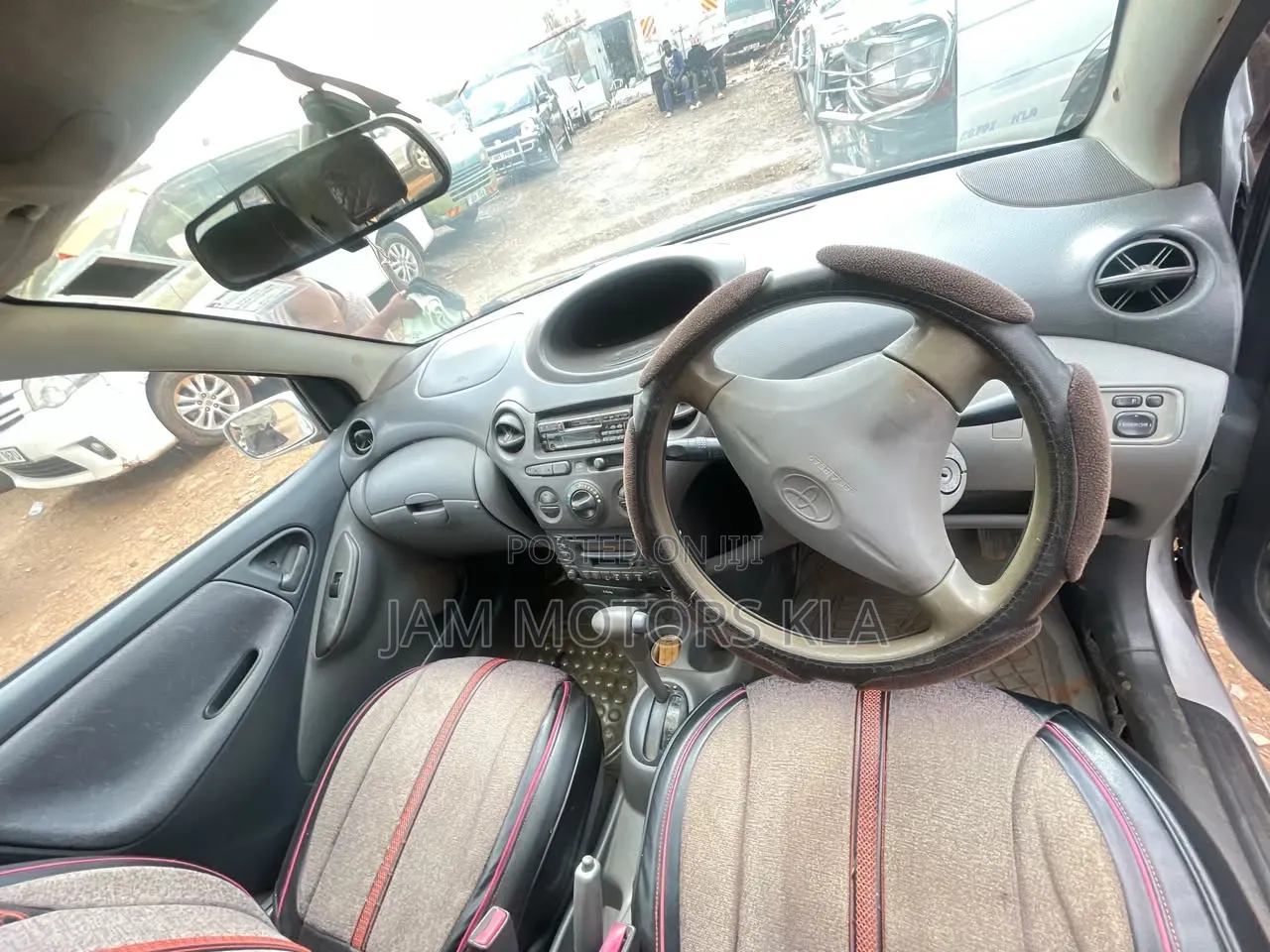 Toyota Vitz 1.3 FWD 5dr 2018 Silver