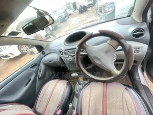 Toyota Vitz 1.3 FWD 5dr 2018 Silver