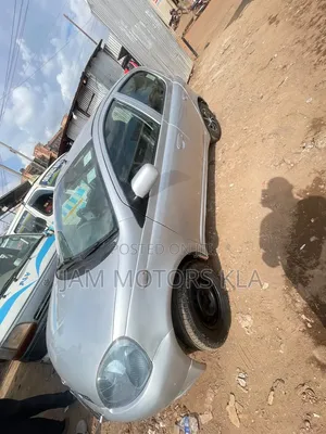 Toyota Vitz 1.3 FWD 5dr 2018 Silver