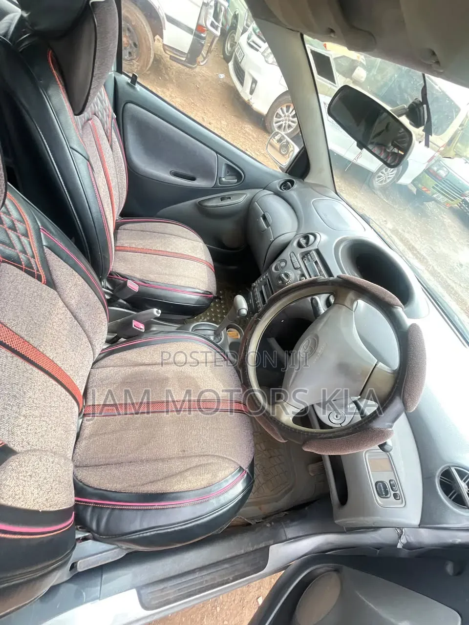 Toyota Vitz 1.3 FWD 5dr 2018 Silver