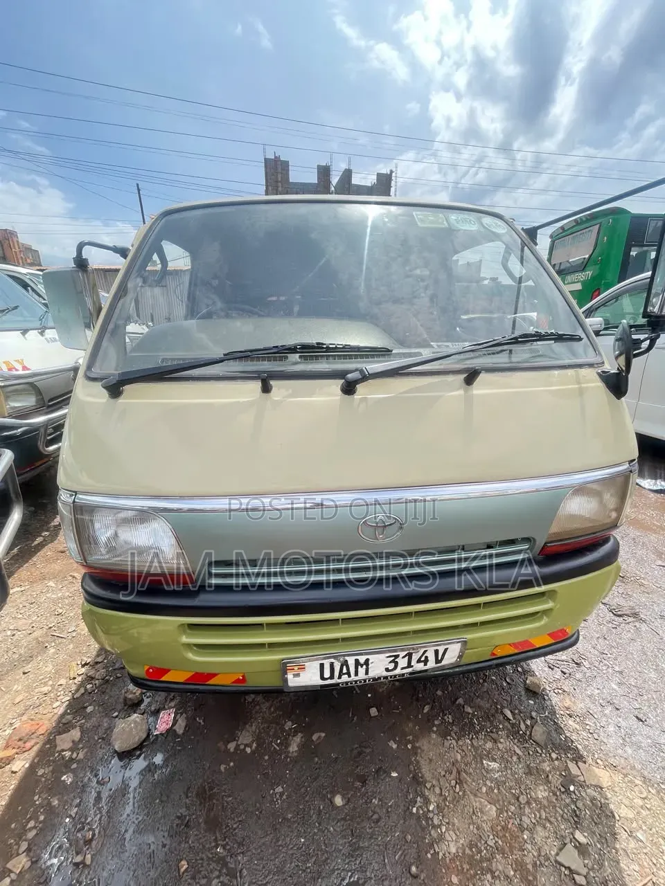 Toyota HiAce 1997 Yellow