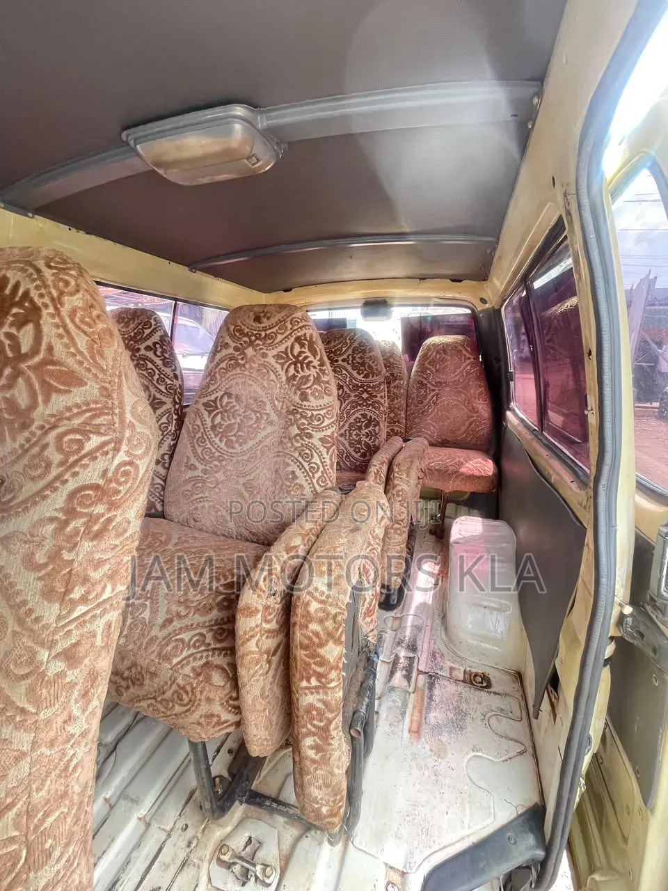 Toyota HiAce 1997 Yellow
