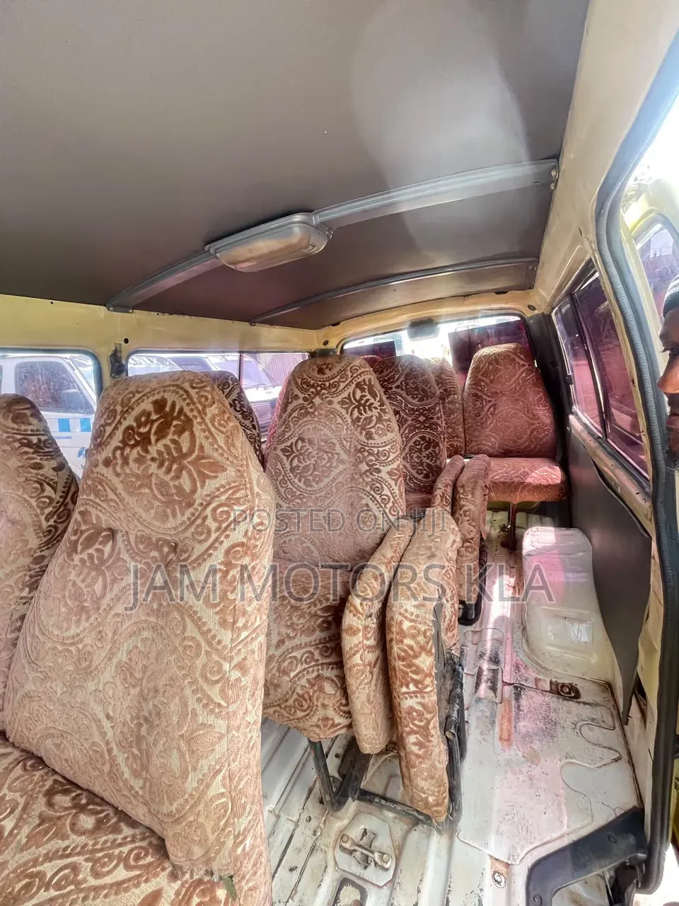 Toyota HiAce 1997 Yellow