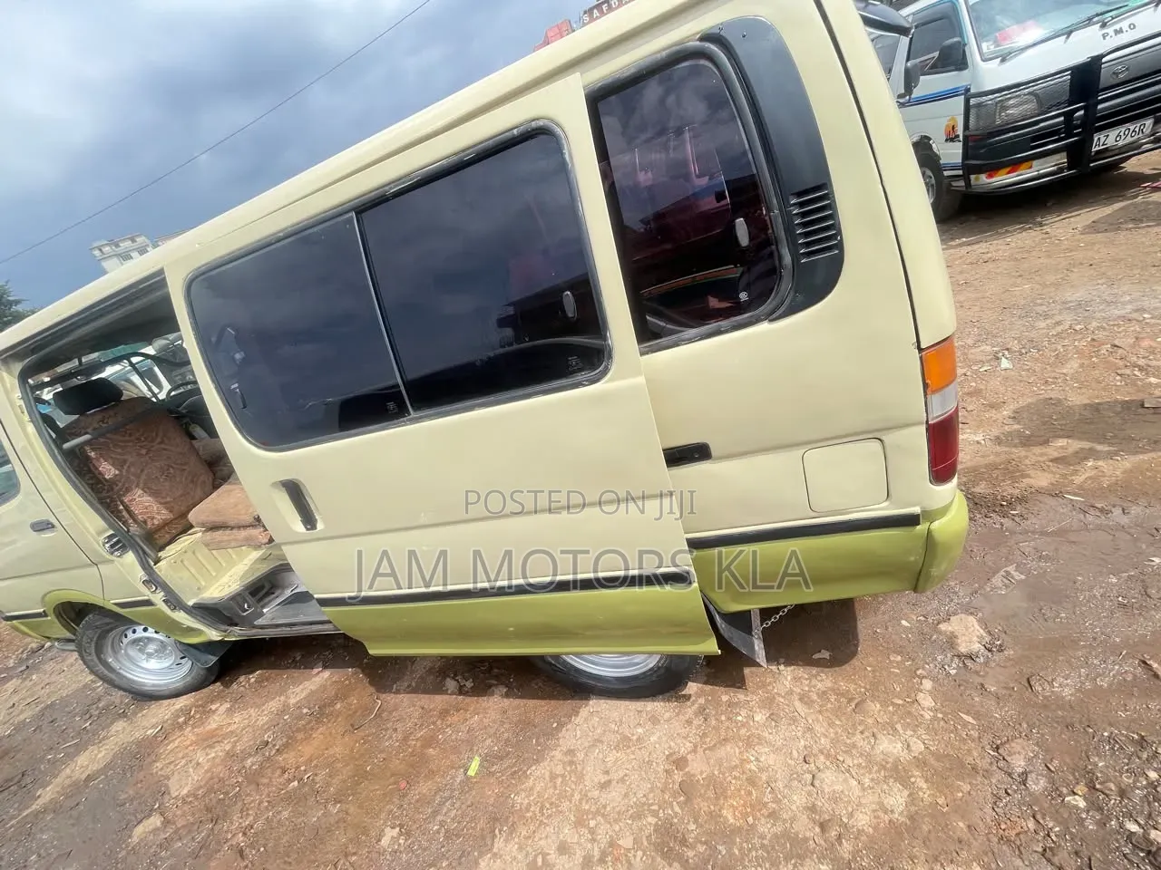 Toyota HiAce 1997 Yellow