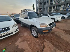 Toyota RAV4 1999 Silver
