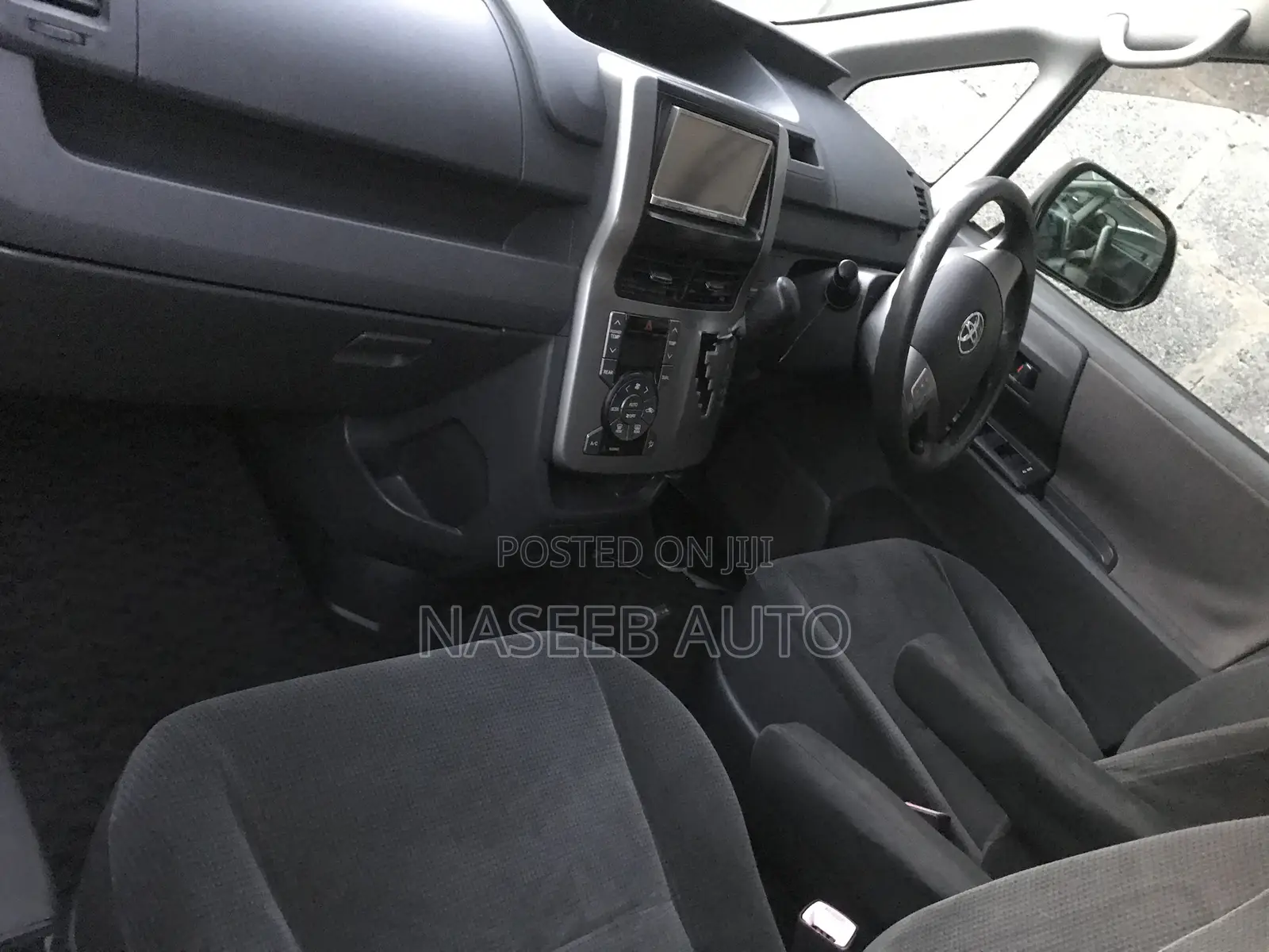 Toyota Noah 2008 Gray