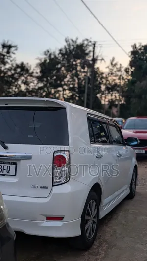 Toyota Corolla Rumion Hatchback 1.5 FWD 2012 White