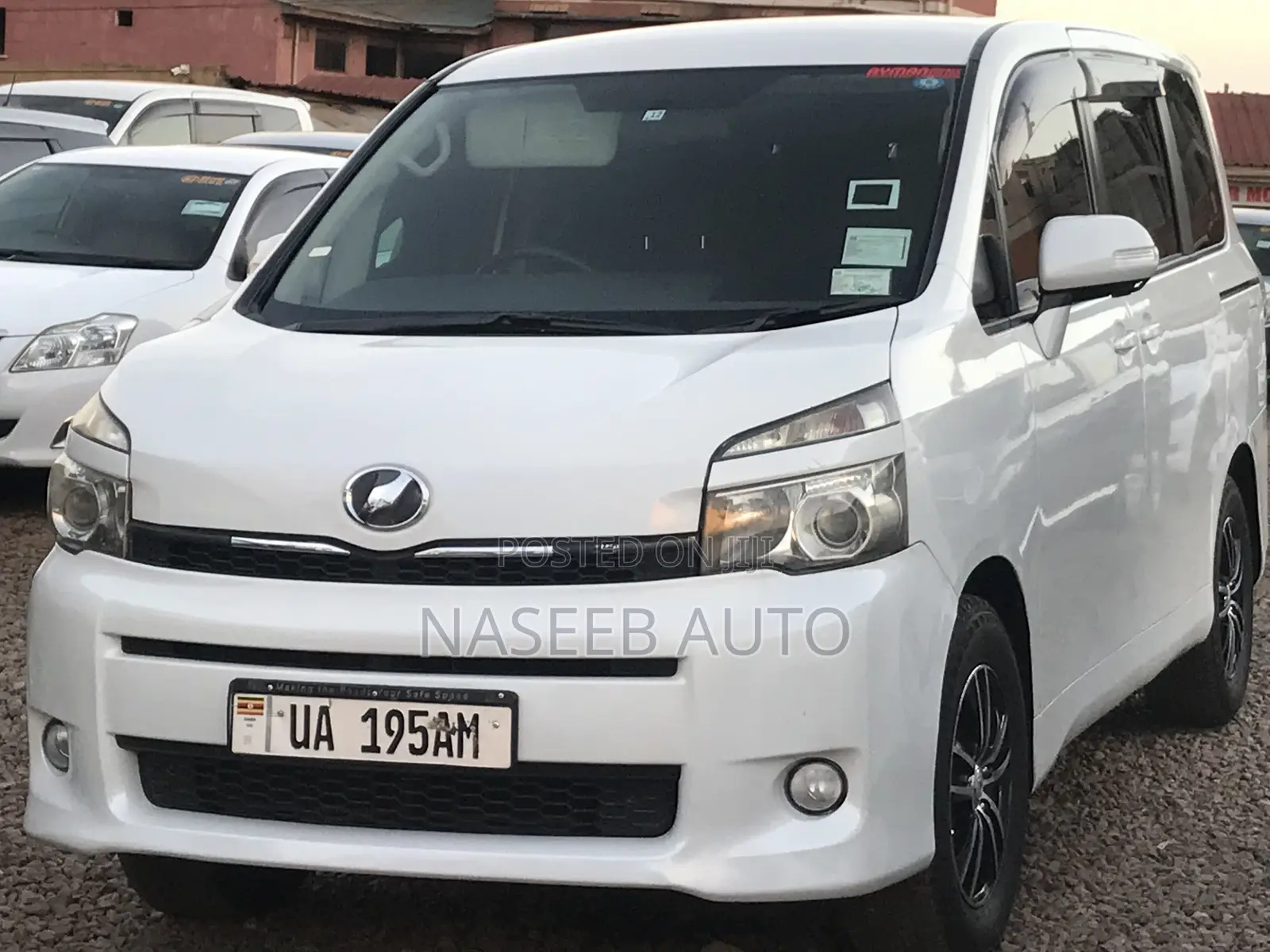 Toyota Voxy 2010 White