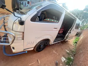 Toyota HiAce 2008 White