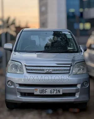 Toyota Noah 2.0 AWD (8 Seater) 2005 Silver
