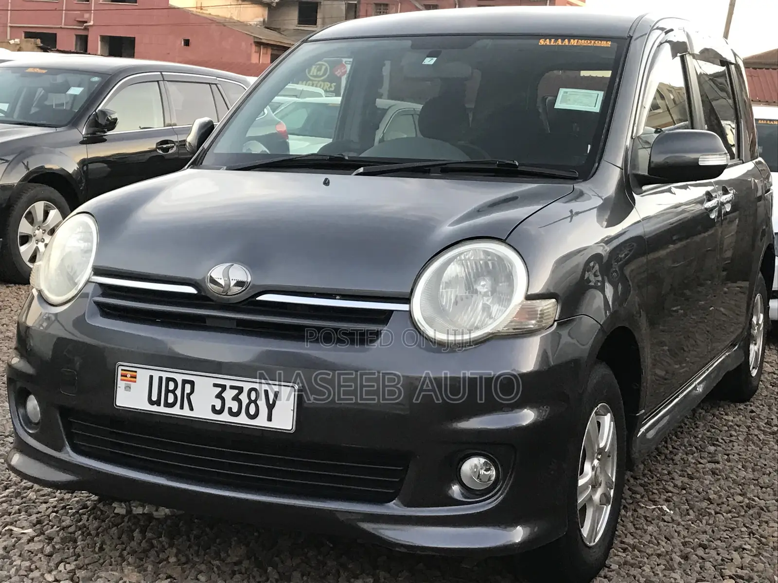 Toyota Sienta 2007 Gray