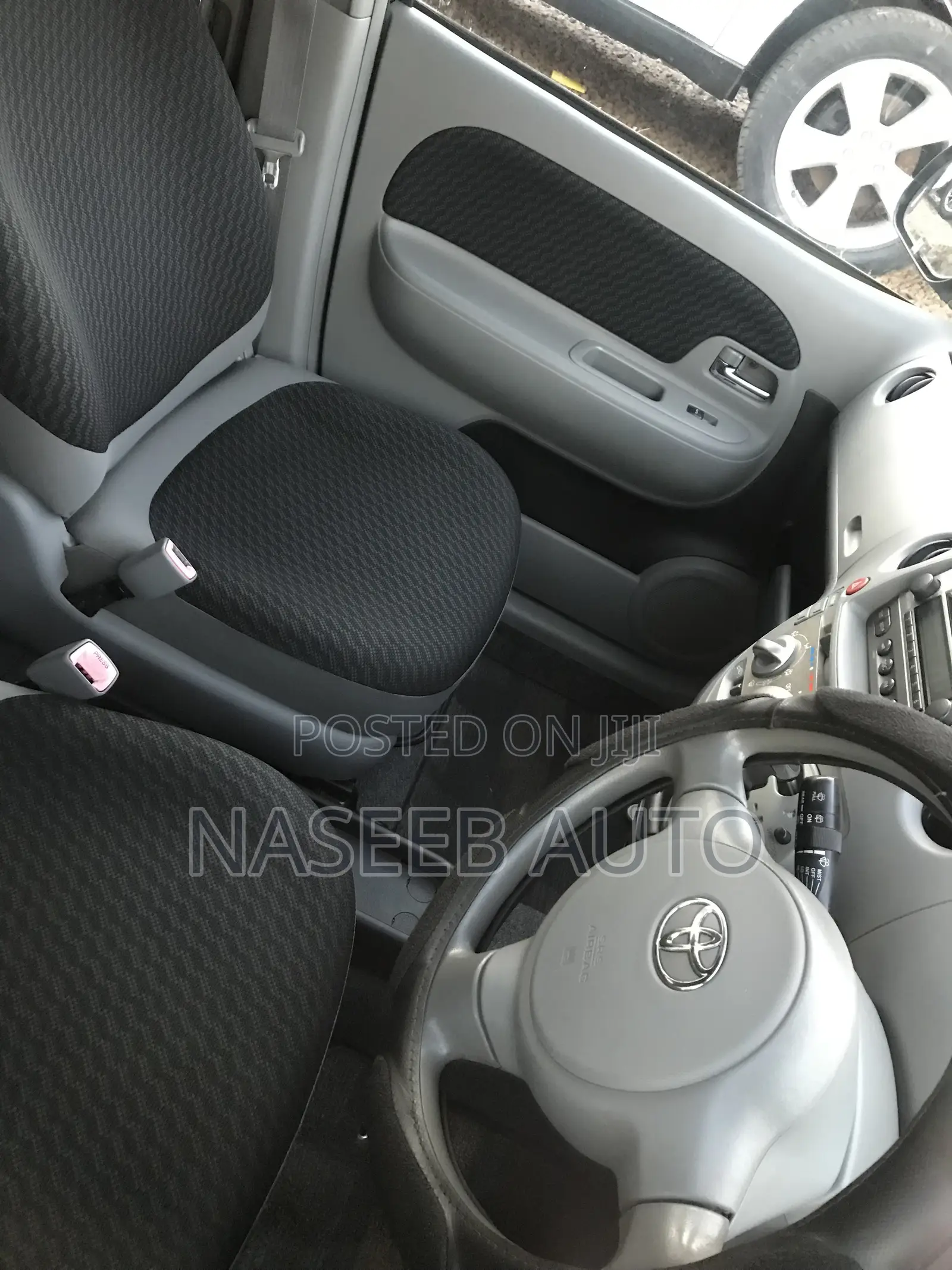 Toyota Sienta 2007 Gray
