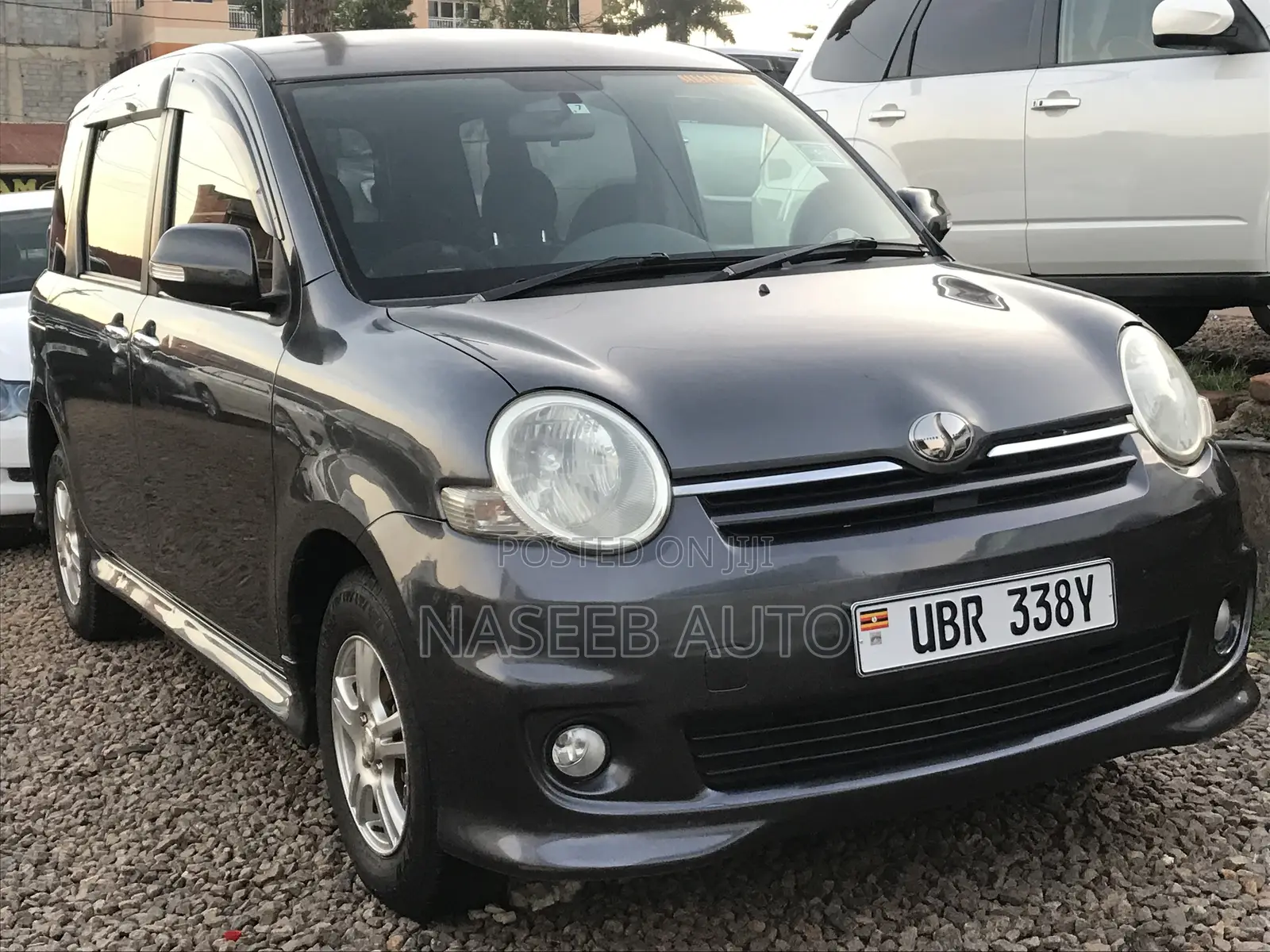 Toyota Sienta 2007 Gray