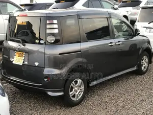 Toyota Sienta 2007 Gray