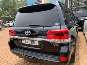 Toyota Land Cruiser 2017 Black