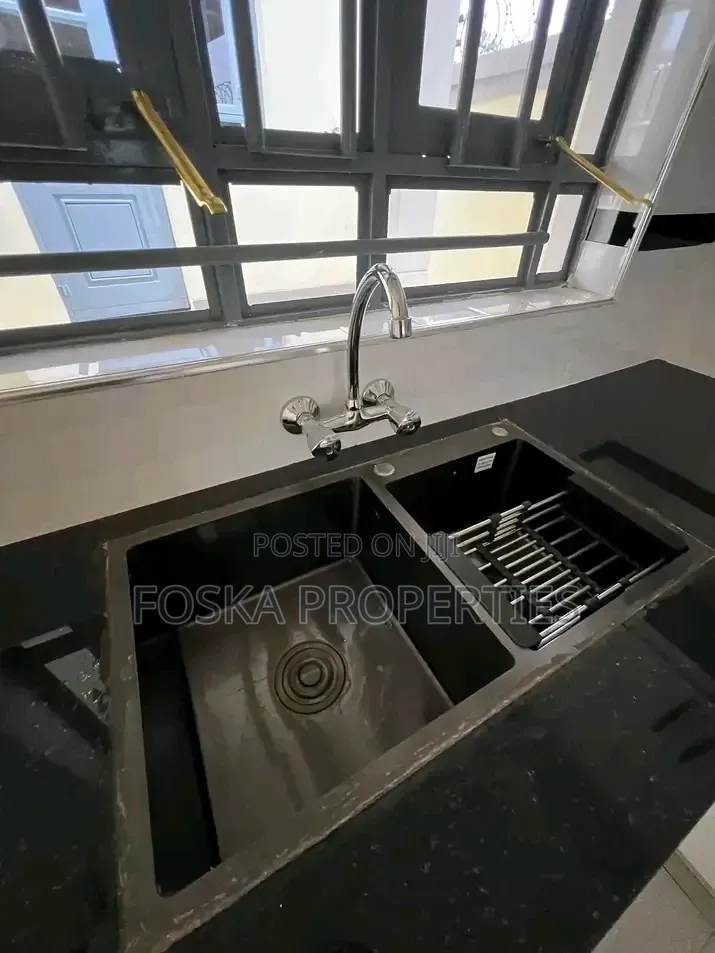 3bdrm Apartment in Muyenga Bukasa, Central Division for rent