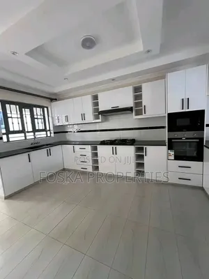 3bdrm Apartment in Muyenga Bukasa, Central Division for rent