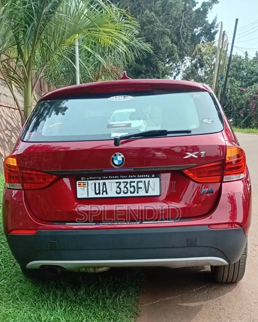 BMW X1 2011 Maroon