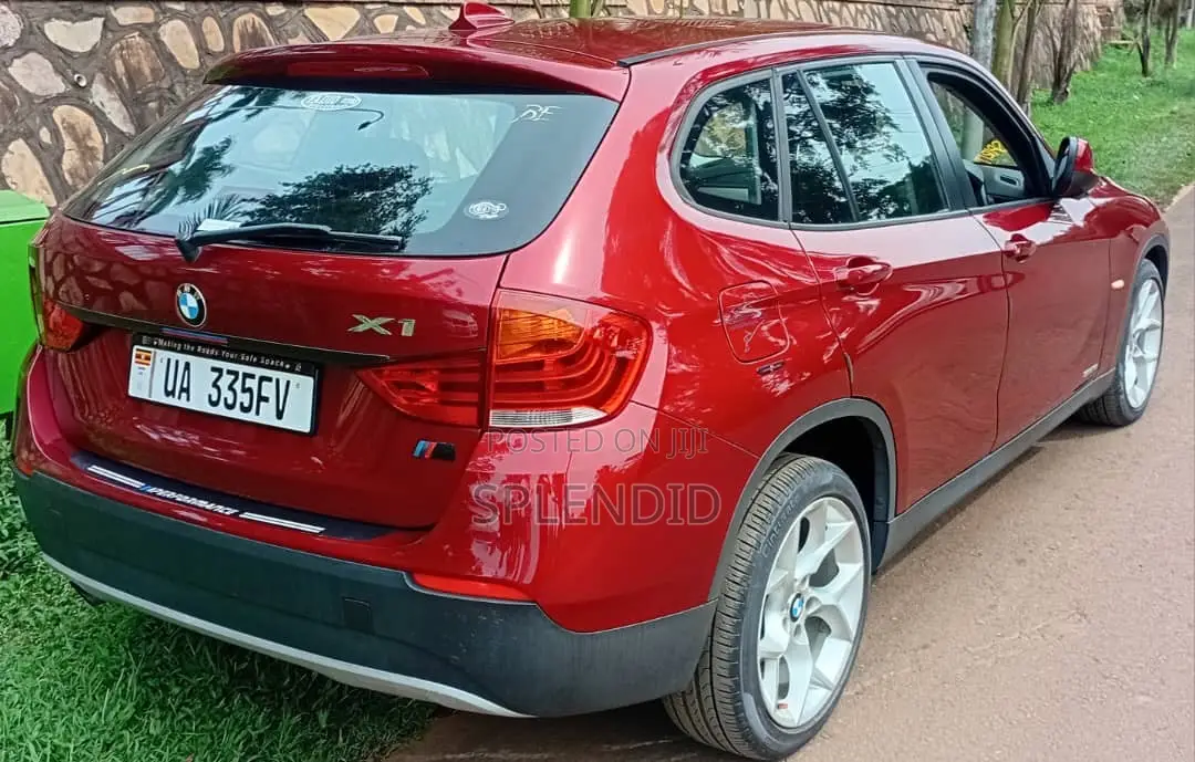 BMW X1 2011 Maroon