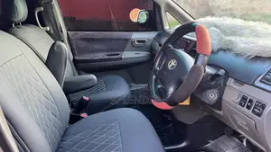 Toyota Noah 2003 Silver