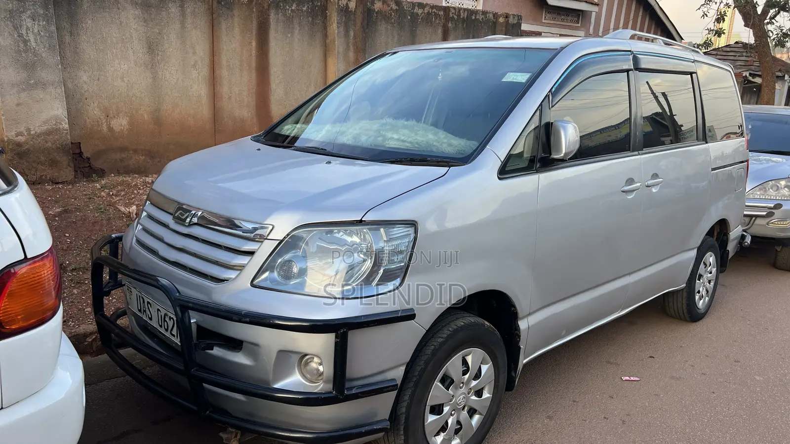 Toyota Noah 2003 Silver