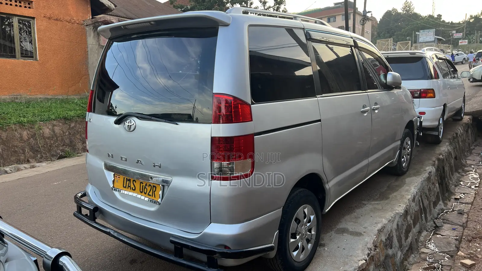 Toyota Noah 2003 Silver