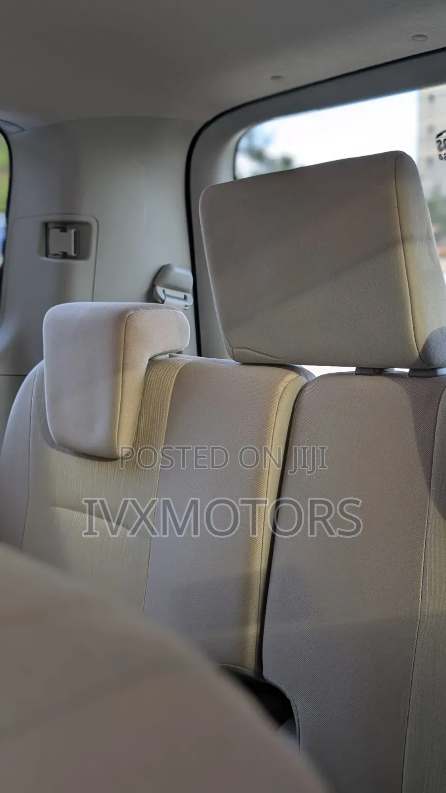 Toyota Noah 2.0 143hp AWD (8 Seater) 2011 White