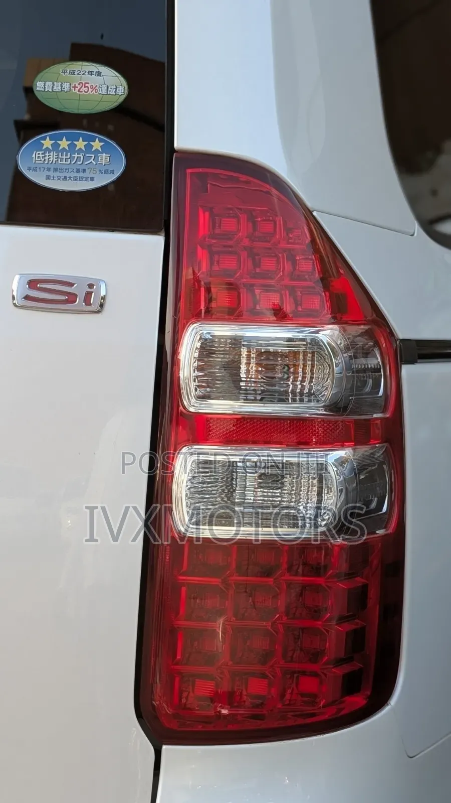 Toyota Noah 2.0 143hp AWD (8 Seater) 2011 White