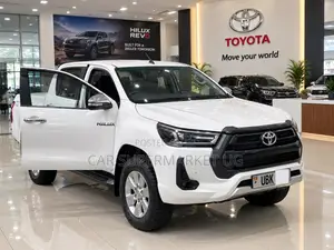 Toyota Hilux 2021 White
