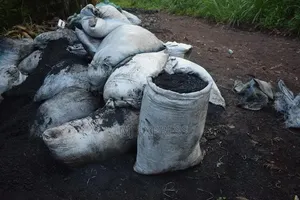 Charcoal Dust/Lusenyente Per 100kg Sack