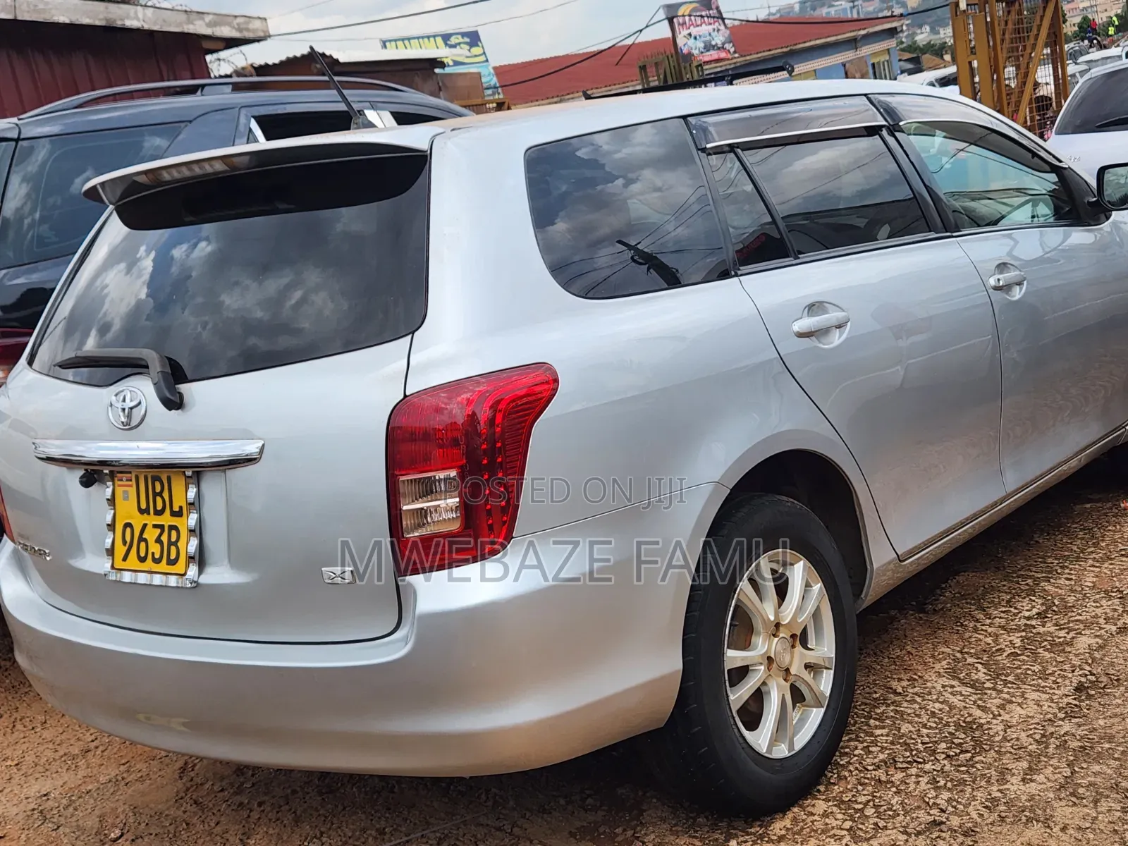 Toyota Corolla Fielder 2010
