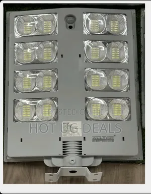 2000W Outdoor LED Solar Street Light With Remote Control & Mount Pole