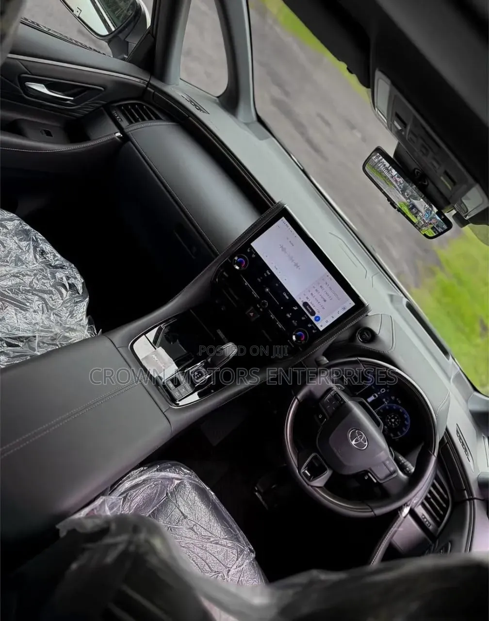 Toyota Vellfire 2024 White