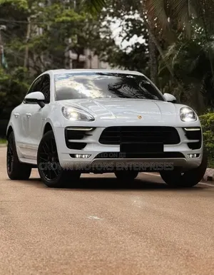 Porsche Macan GTS 2018 White