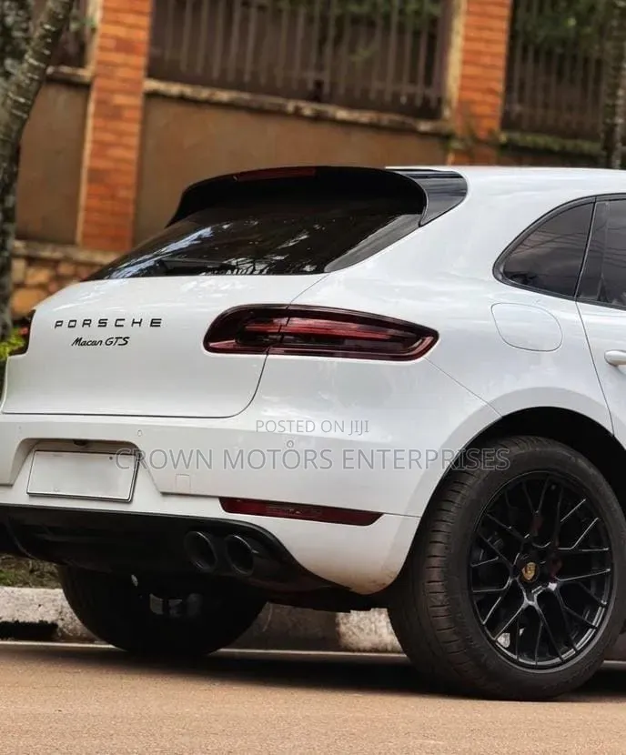 Porsche Macan GTS 2018 White