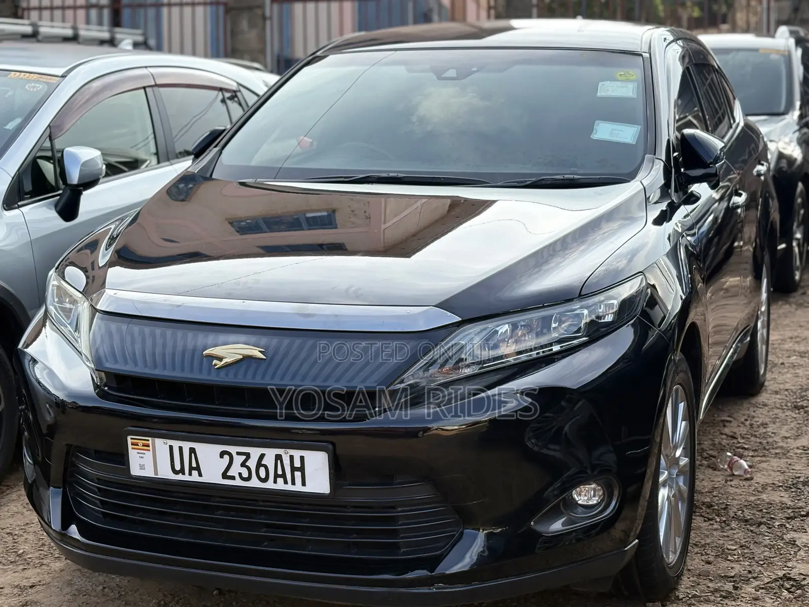 Toyota Harrier 2.0 2015 Black