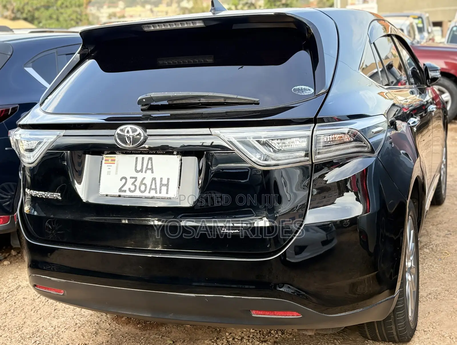Toyota Harrier 2.0 2015 Black