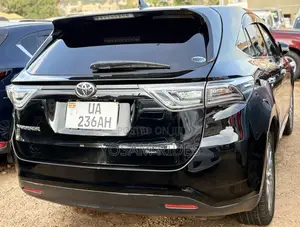 Toyota Harrier 2.0 2015 Black
