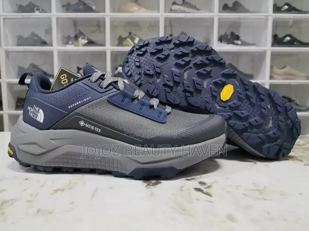 Colombia Training Sneakers