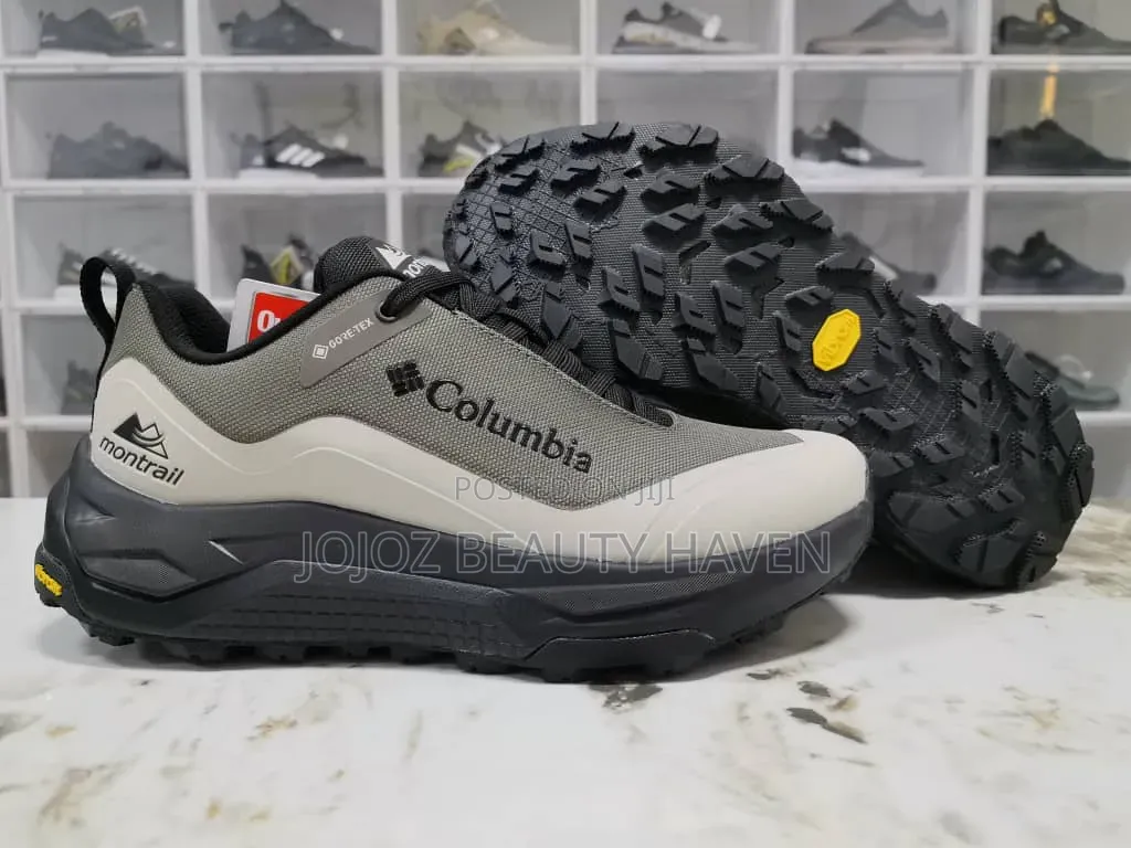 Colombia Training Sneakers
