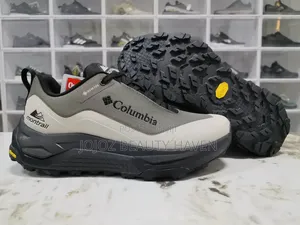 Colombia Training Sneakers