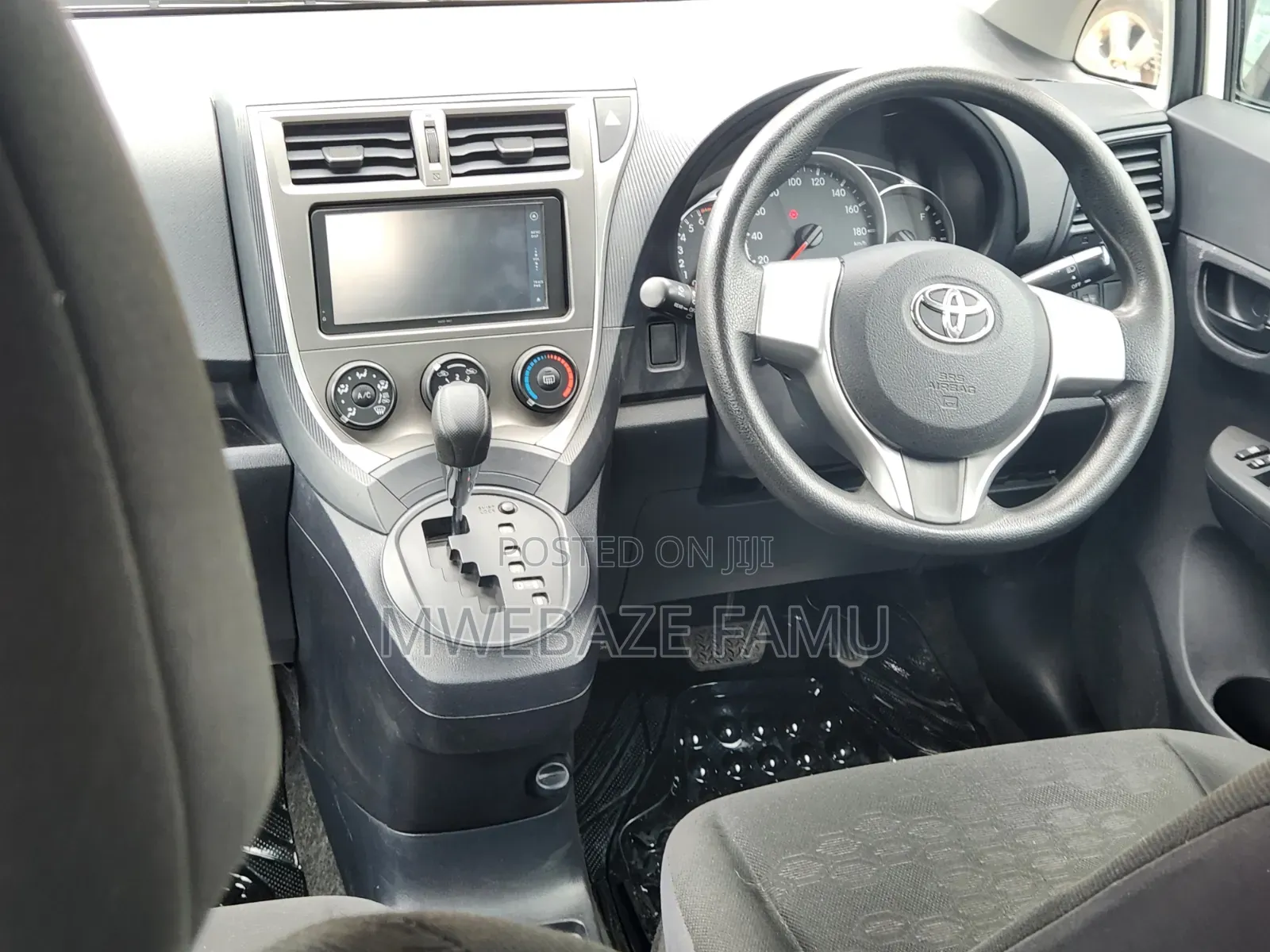 Toyota Ractis 2011 White